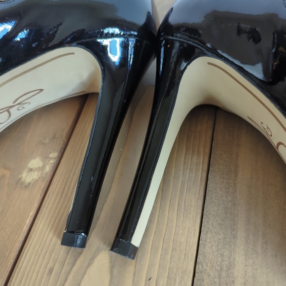 Black Patent Leather Tear Drop Scalloped Edge Open Toe Heels - Picture 8 of 12